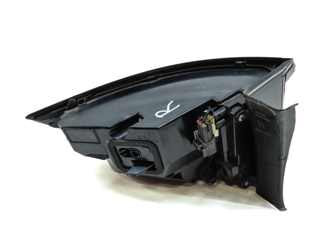 Thumbnail 4: 15-19 LAND ROVER DISCOVERY SPORT (L550) RIGHT REAR TAILLIGHT BRAKE LIGHT LAMP