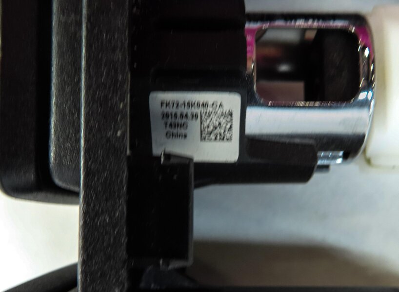 Thumbnail 7: 2016 LAND ROVER DISCOVERY SPORT (L550) REAR 5V 12V SOCKET PLUG PANEL