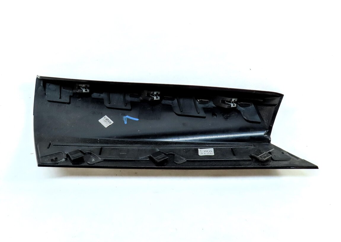 Thumbnail 4: 2016 LAND ROVER DISCOVERY SPORT (L550) REAR LEFT UPPER PILLAR TRIM (BLACK)