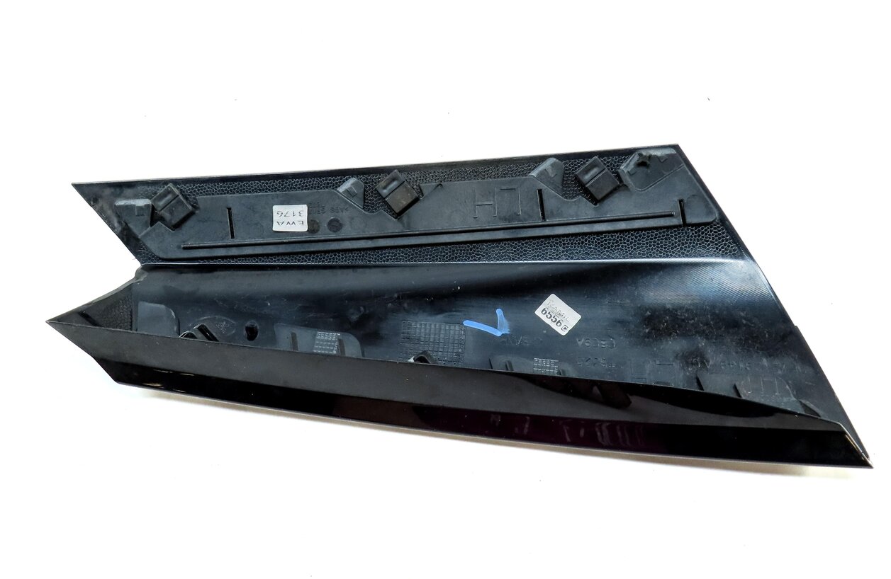 Thumbnail 5: 2016 LAND ROVER DISCOVERY SPORT (L550) REAR LEFT UPPER PILLAR TRIM (BLACK)