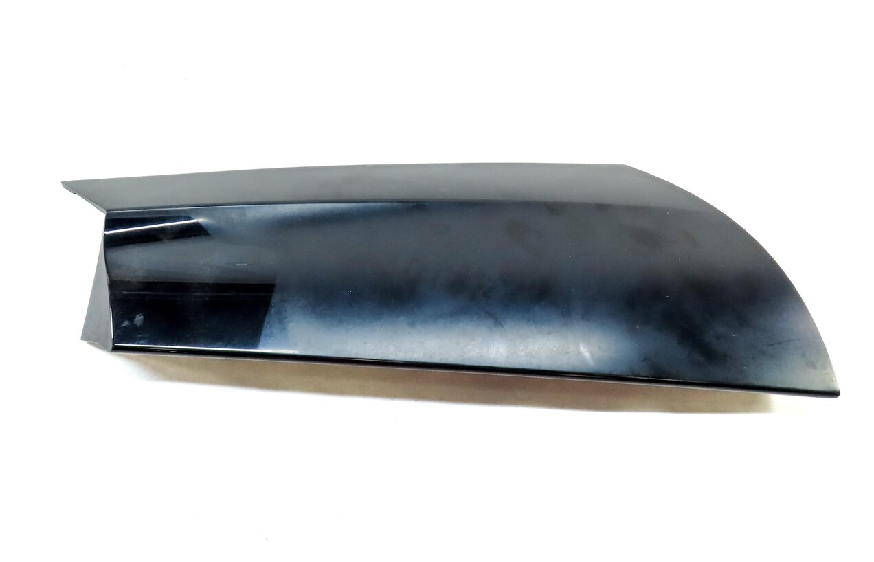 Thumbnail 3: 2016 LAND ROVER DISCOVERY SPORT (L550) REAR RIGHT UPPER PILLAR TRIM (BLACK)
