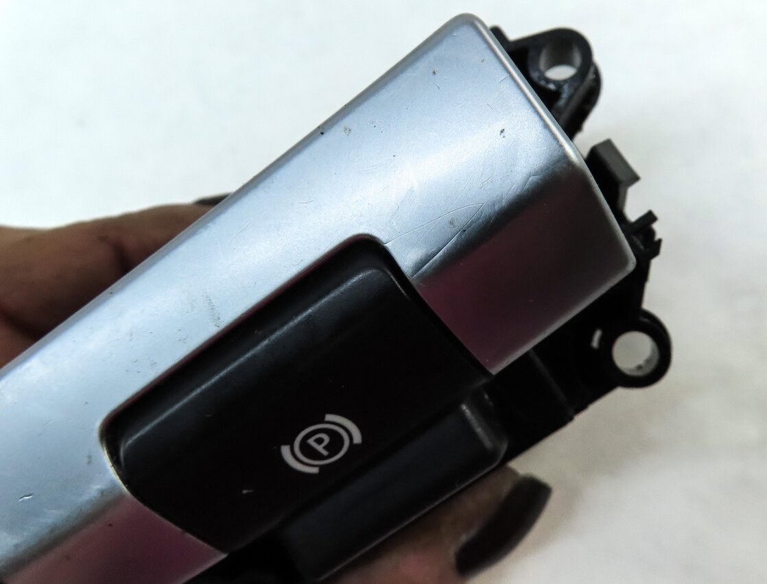 Thumbnail 7: 2016 LAND ROVER DISCOVERY SPORT (L550) EMERGENCY HILL PARKING E-BRAKE SWITCH