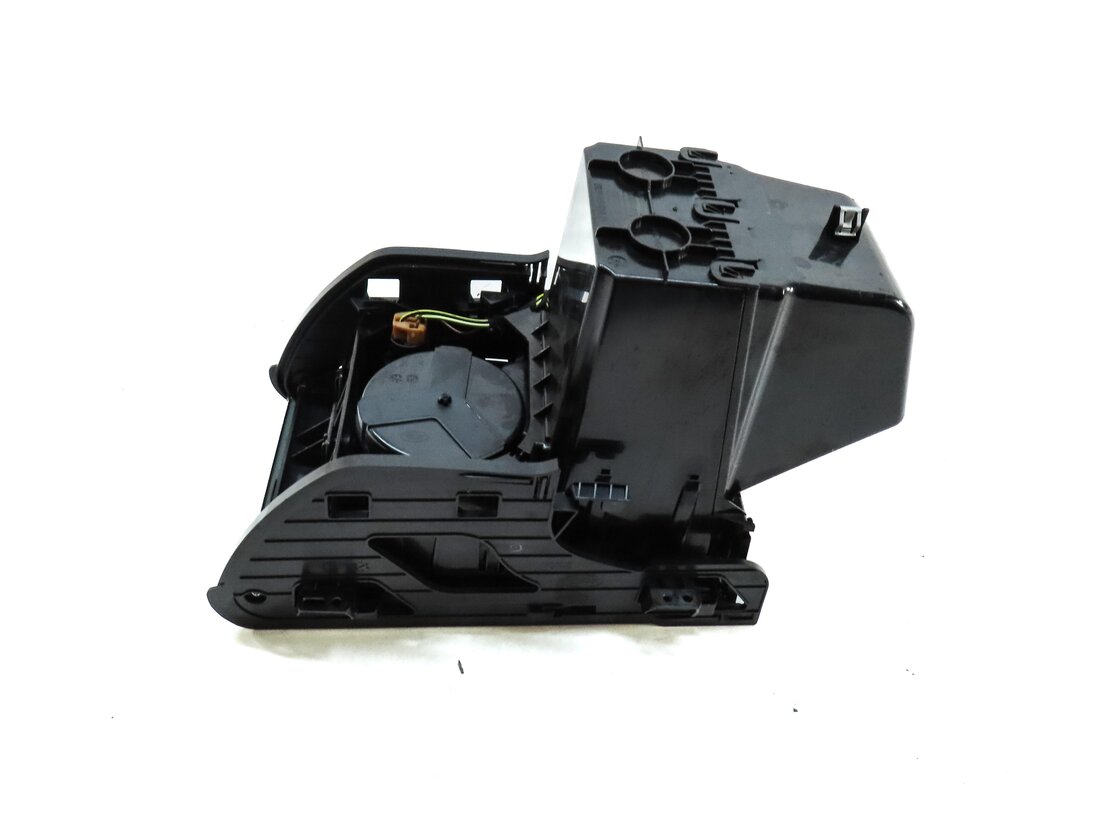 Thumbnail 4: 2016 LAND ROVER DISCOVERY SPORT (L550) FRONT CENTER CONSOLE CUPHOLDER w/ 5V USB