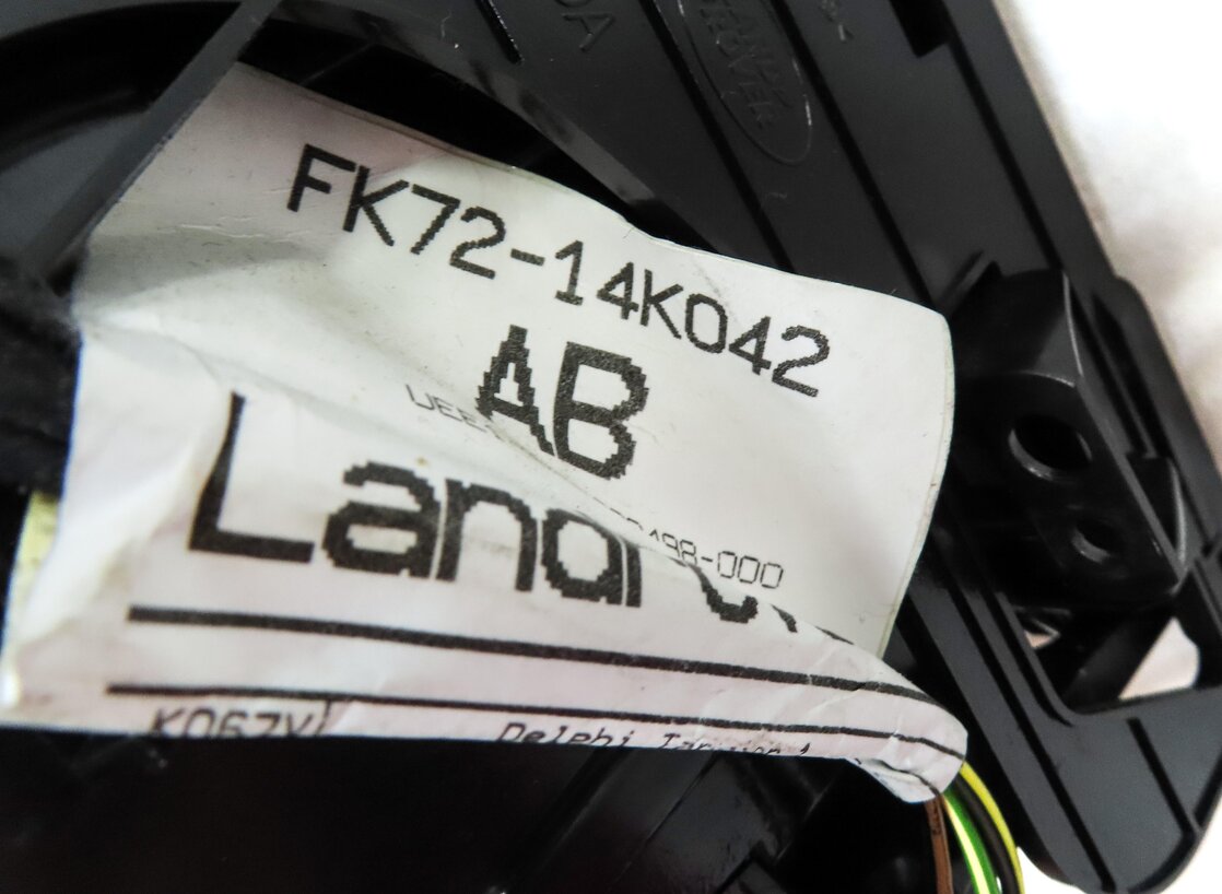 Thumbnail 7: 2016 LAND ROVER DISCOVERY SPORT (L550) FRONT CENTER CONSOLE CUPHOLDER w/ 5V USB