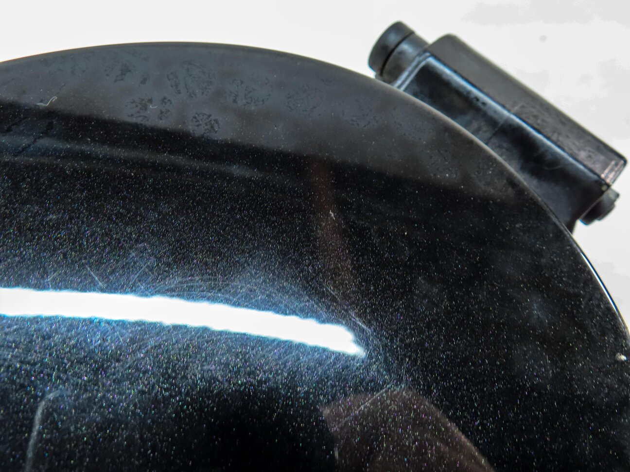 Thumbnail 7: 2015-2019 LAND ROVER DISCOVER SPORT (L550) FUEL TANK DOOR LID COVER TRIM (BLACK)