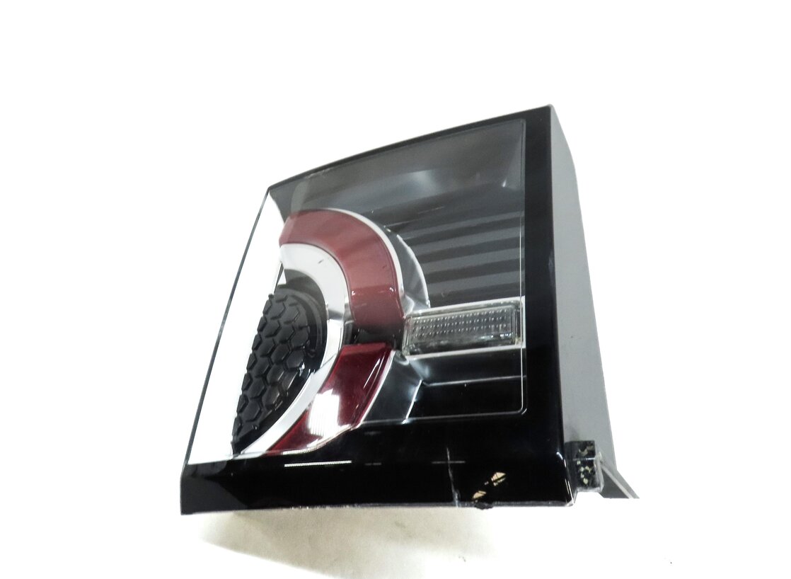 Thumbnail 3: 15-19 LAND ROVER DISCOVERY SPORT (L550) RIGHT REAR INNER TAILLIGHT LIGHT LAMP