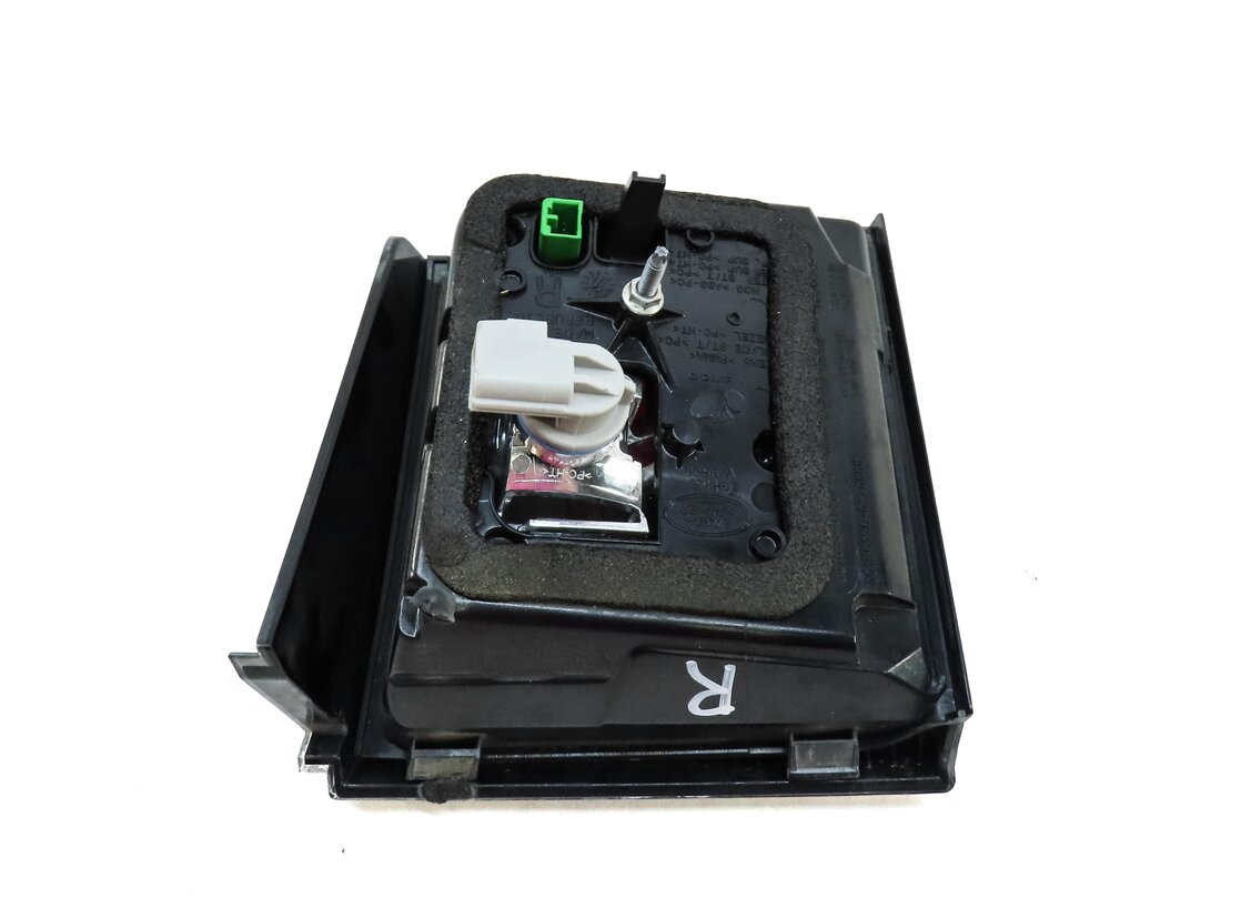 Thumbnail 5: 15-19 LAND ROVER DISCOVERY SPORT (L550) RIGHT REAR INNER TAILLIGHT LIGHT LAMP