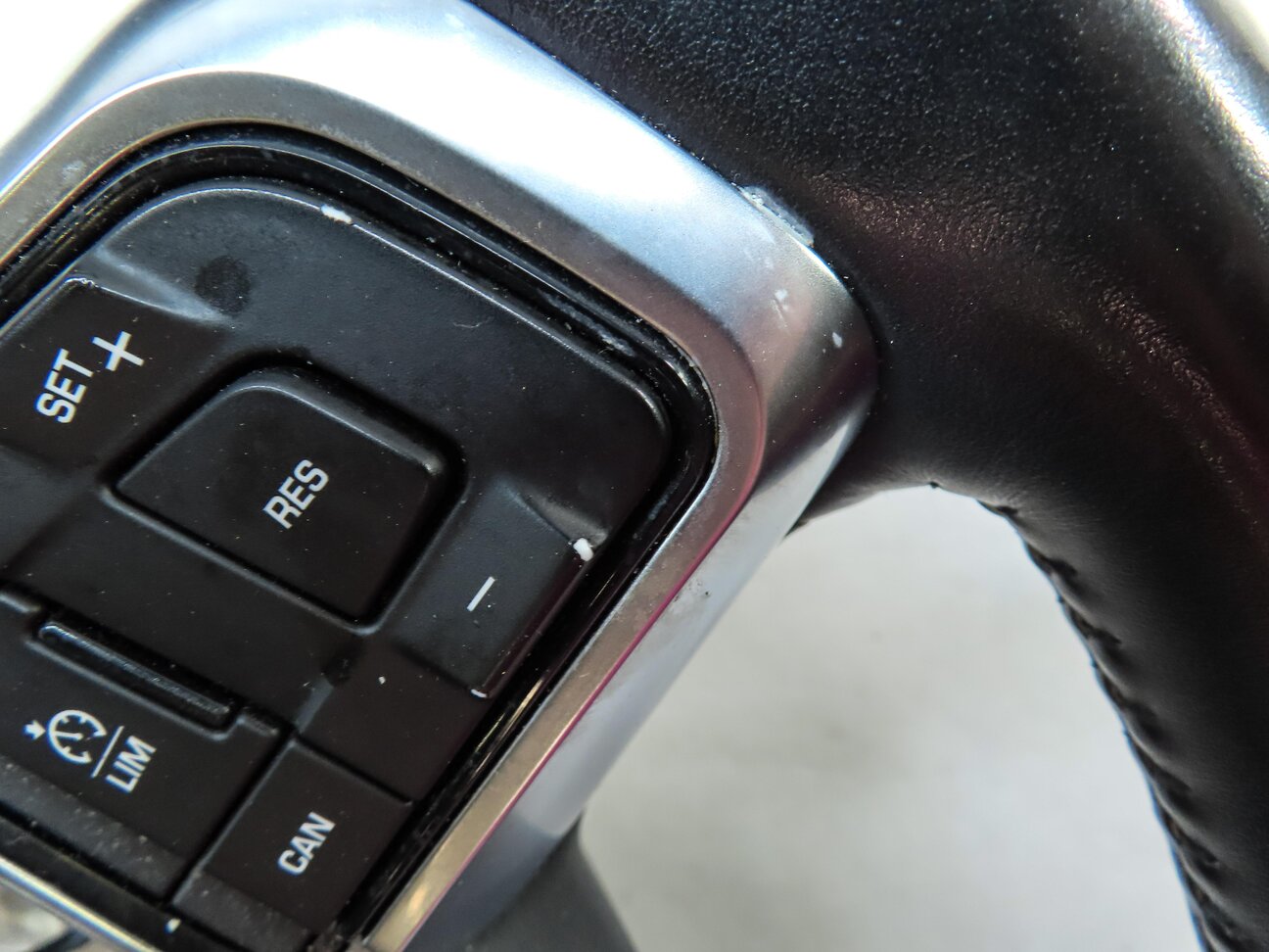 Thumbnail 9: 15-17 LAND ROVER DISCOVERY SPORT (L550) 3 SPOKE STEERING WHEEL & BUTTONS PADDLES