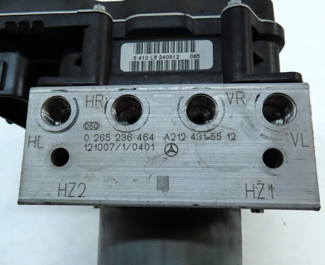 Thumbnail 5: 2013 MERCEDES E300 E350 E550 (W212) - 2014 CLS550 (W218) BRAKE PUMP w/ MODULE