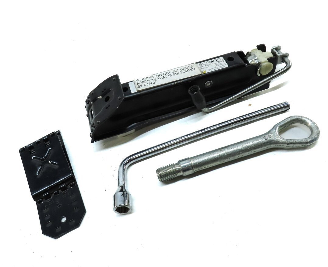 Thumbnail 3: 12-18 MERCEDES C E SL CLK CLS SLK (C207 W204 W207 W212 X204) TIRE JACK TOOL KIT