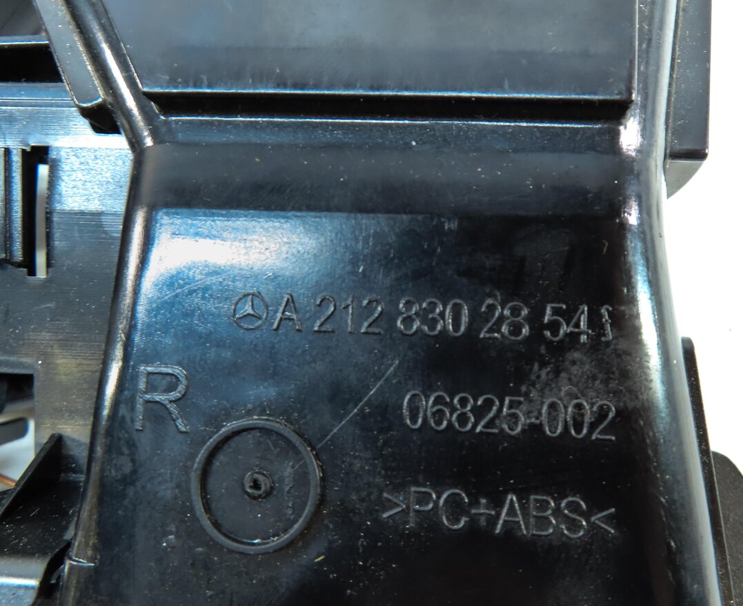 Thumbnail 6: 2013 MERCEDES E CLASS (W212) FRONT CENTER DASH HVAC A/C HEATER AIR VENT (BLACK)