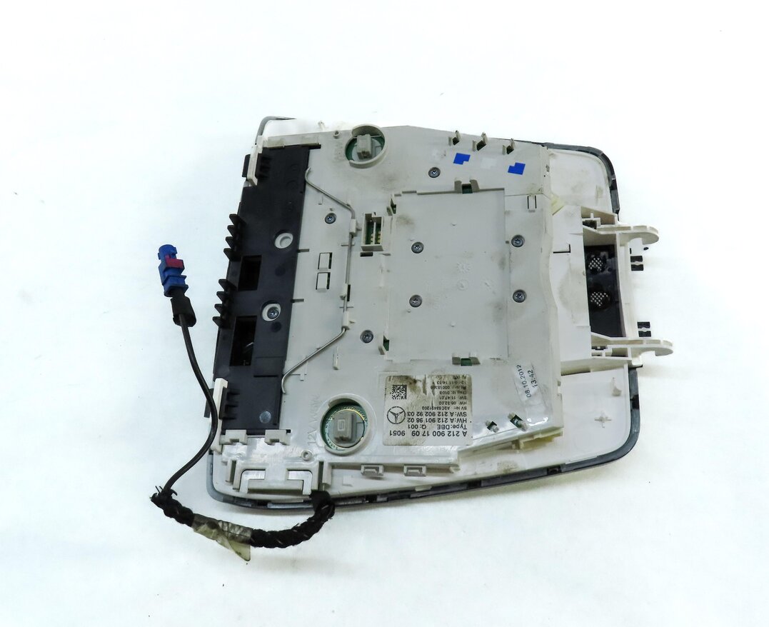 Thumbnail 5: 2013 MERCEDES E CLASS (W212) FRONT ROOF DOME LIGHT LAMP w/ SWITCHES (BLACK)
