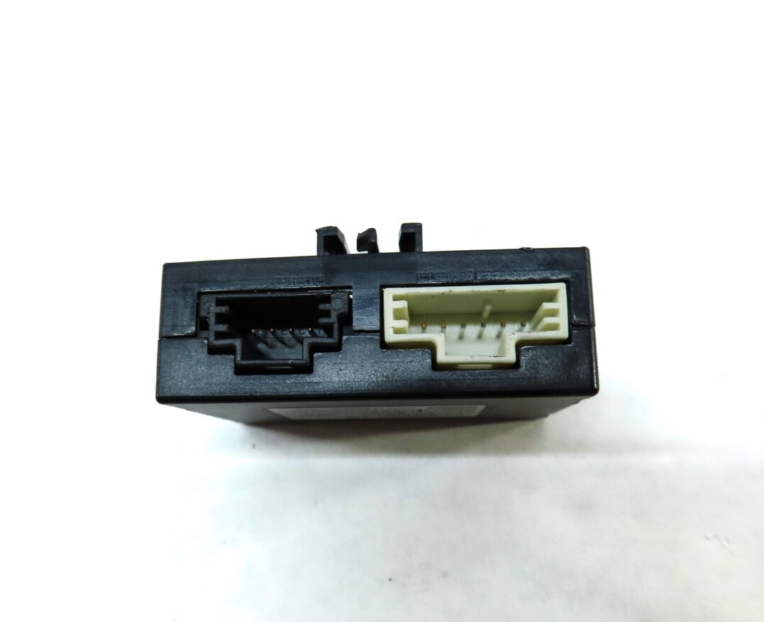 Thumbnail 4: 2013 MERCEDES E CLASS (W212) REARVIEW REAR VIEW CAMERA CONTROL MODULE 2128270006