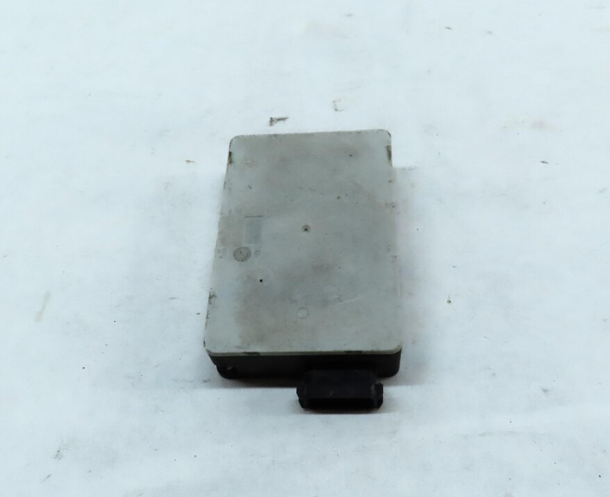 Thumbnail 2: 2013 MERCEDES E CLASS (W212) REAR BLIND SPOT RADAR MODULE 0009050210