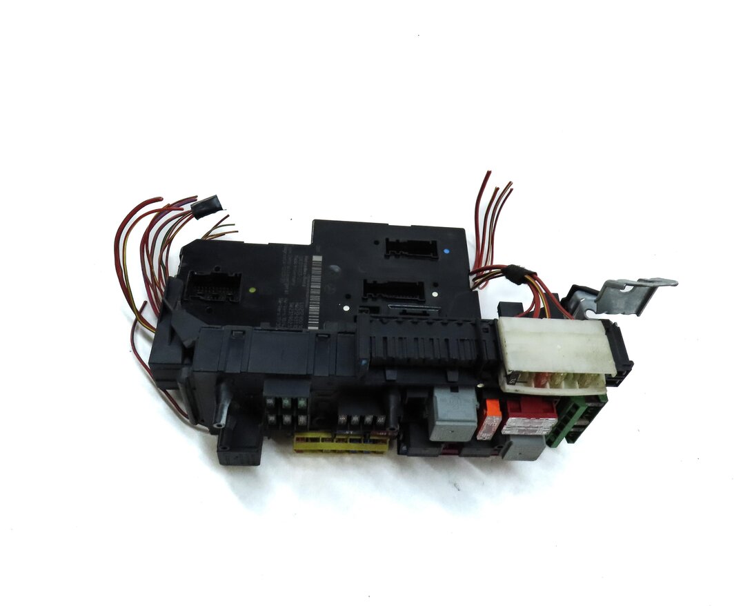 2013 MERCEDES E CLASS (W212) REAR SIGNAL ACQUISITION MODULE SAM 2129001406
