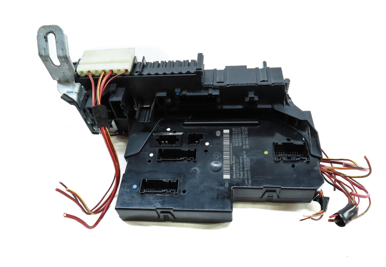 Thumbnail 4: 2013 MERCEDES E CLASS (W212) REAR SIGNAL ACQUISITION MODULE SAM 2129001406