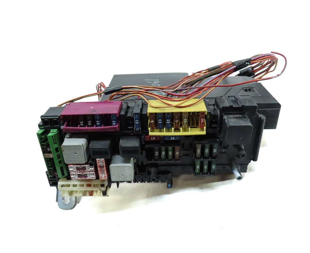 Thumbnail 5: 2013 MERCEDES E CLASS (W212) REAR SIGNAL ACQUISITION MODULE SAM 2129001406