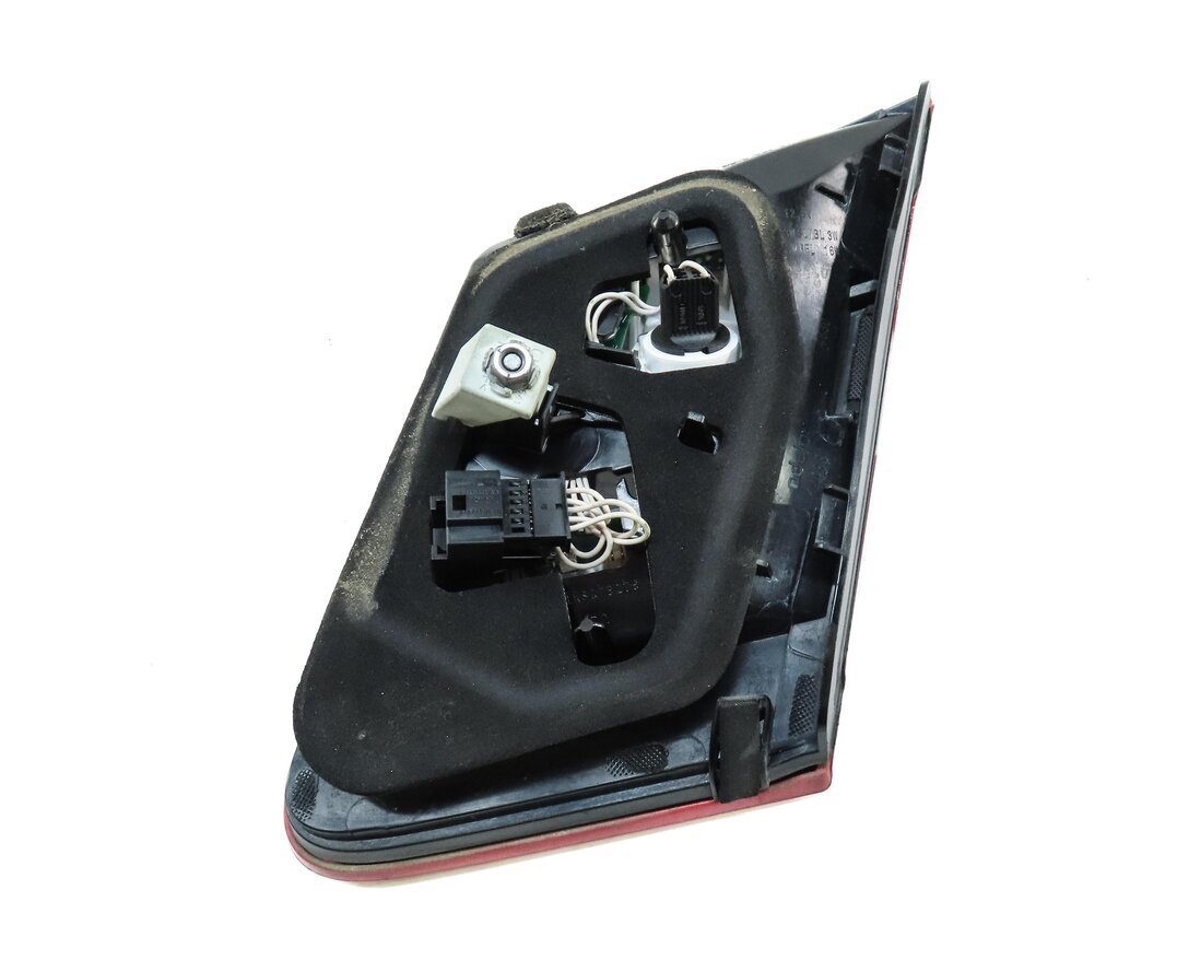 Thumbnail 5: 10-13 MERCEDES E-CLASS (W212) SEDAN LEFT REAR INNER TRUNK TAILLIGHT LIGHT LAMP