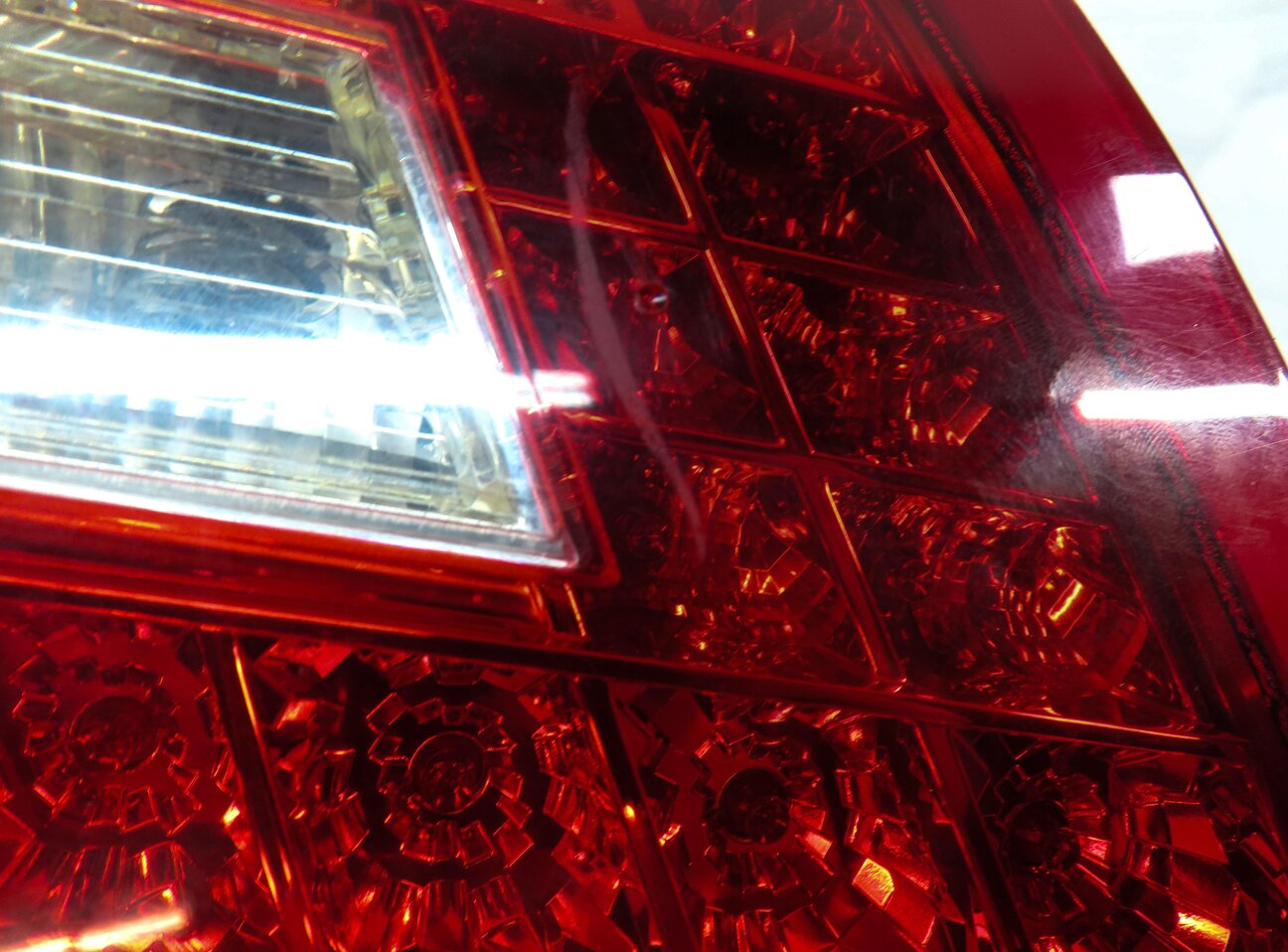 Thumbnail 7: 10-13 MERCEDES E-CLASS (W212) SEDAN LEFT REAR INNER TRUNK TAILLIGHT LIGHT LAMP