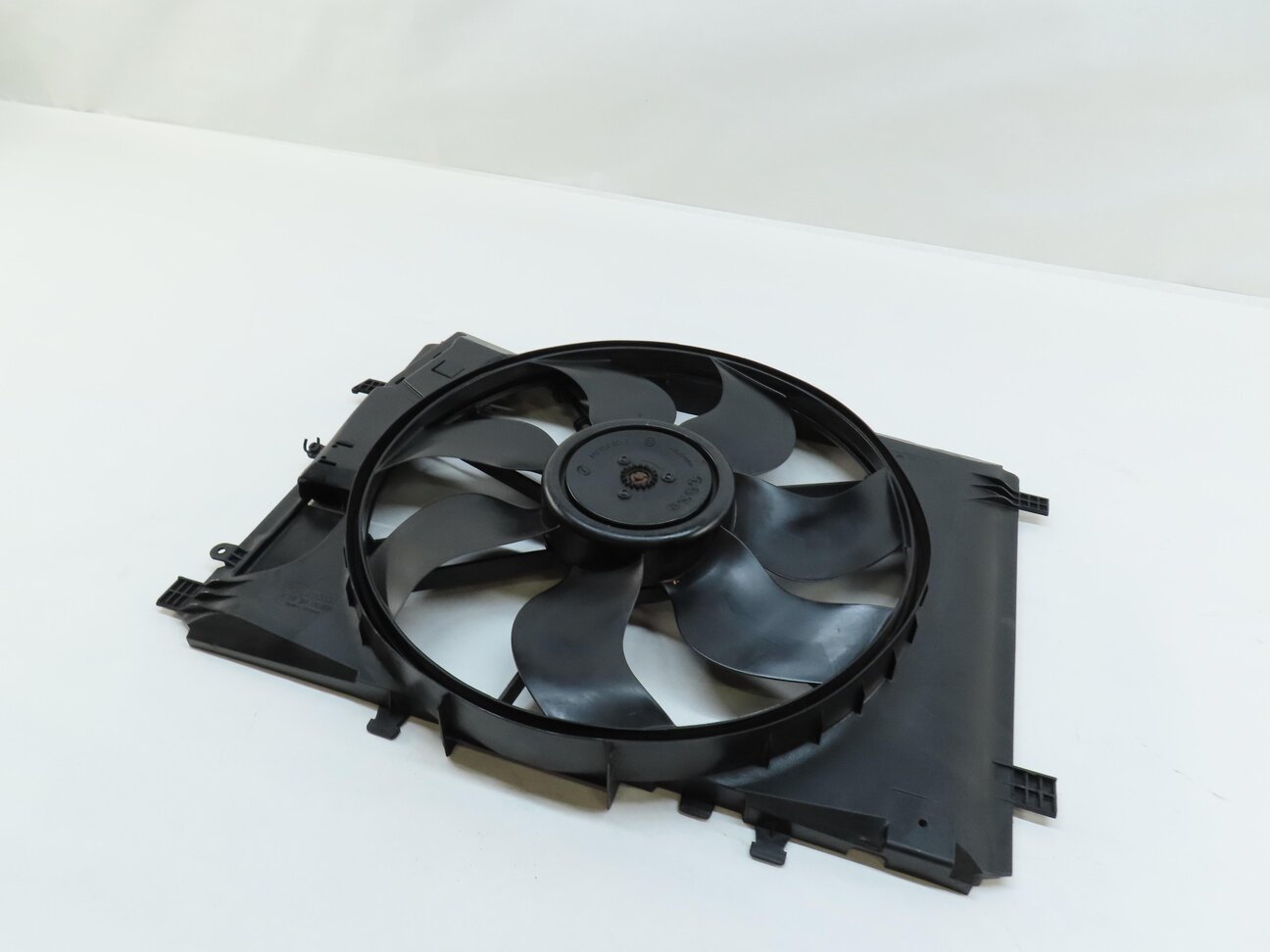 08-17 MERCEDES B C E CLA CLS GLK SLK (W207 W204 X204 W212) RADIATOR COOLING FAN