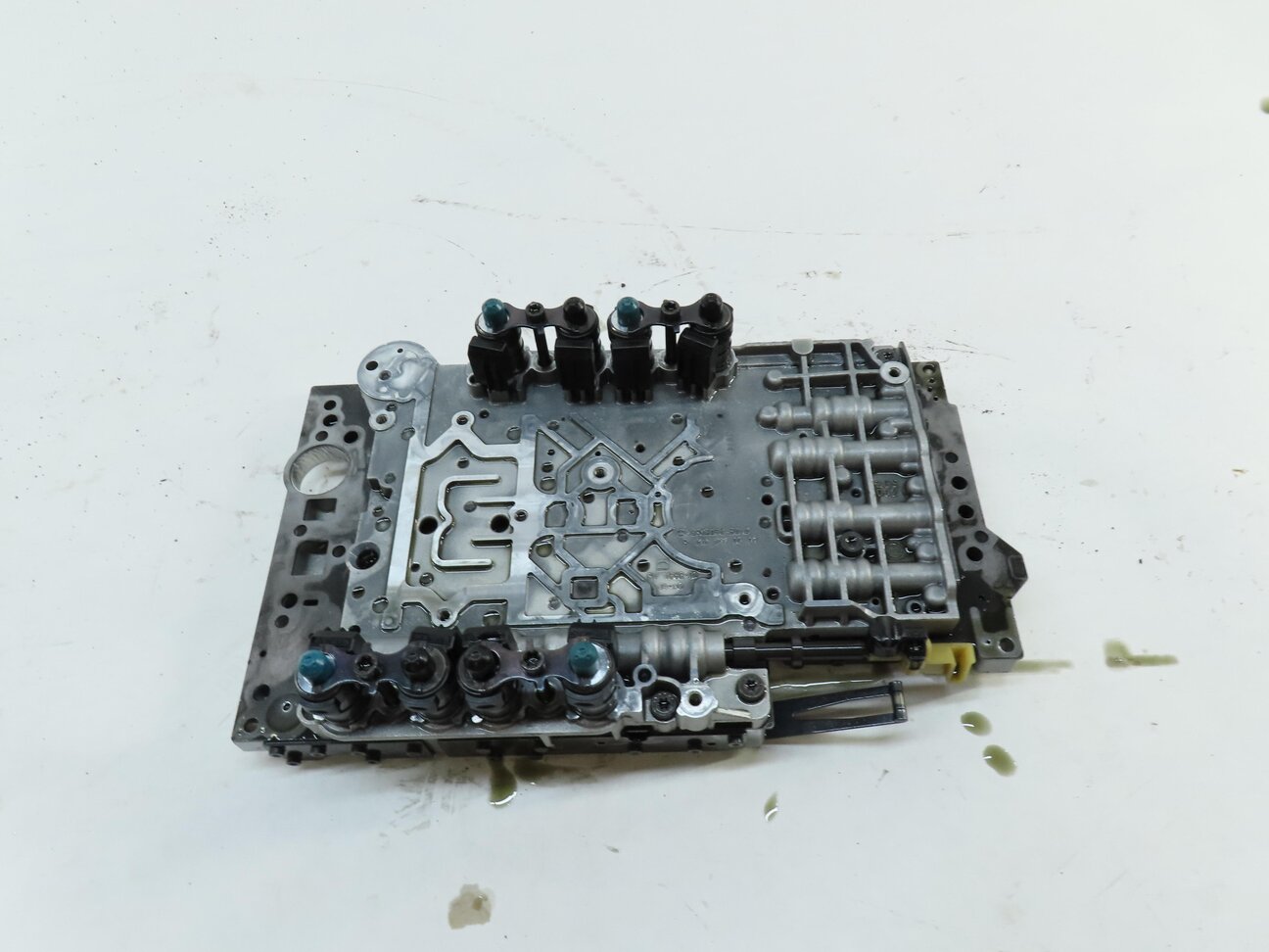 Thumbnail 3: 14-16 E-CLASS (W207 W212) RWD 722.9 TRANSMISSION VALVE BODY & CONDUCTOR PLATE