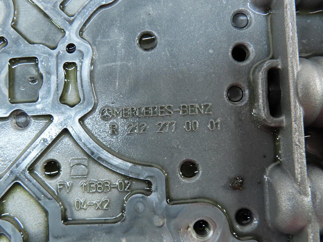 Thumbnail 6: 14-16 E-CLASS (W207 W212) RWD 722.9 TRANSMISSION VALVE BODY & CONDUCTOR PLATE