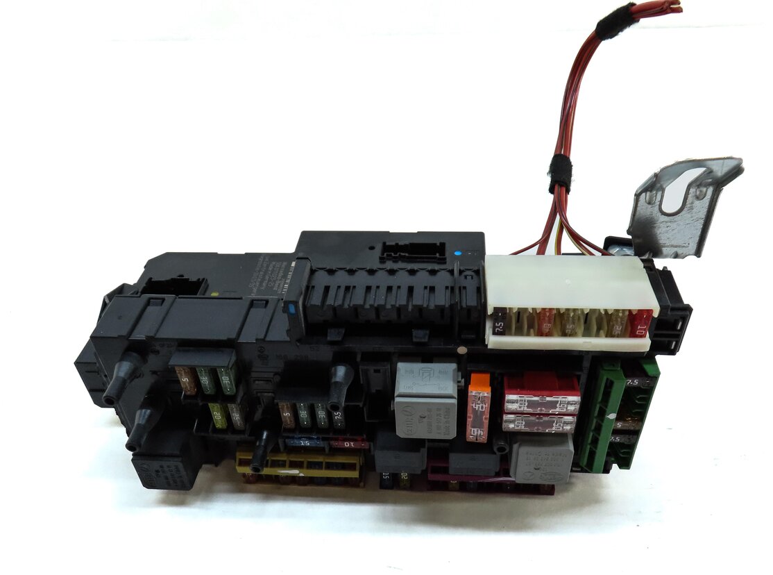 Thumbnail 3: 2014-2016 MERCEDES E CLS (C218 W212) REAR SIGNAL ACQUISITION CONTROL MODULE SAM