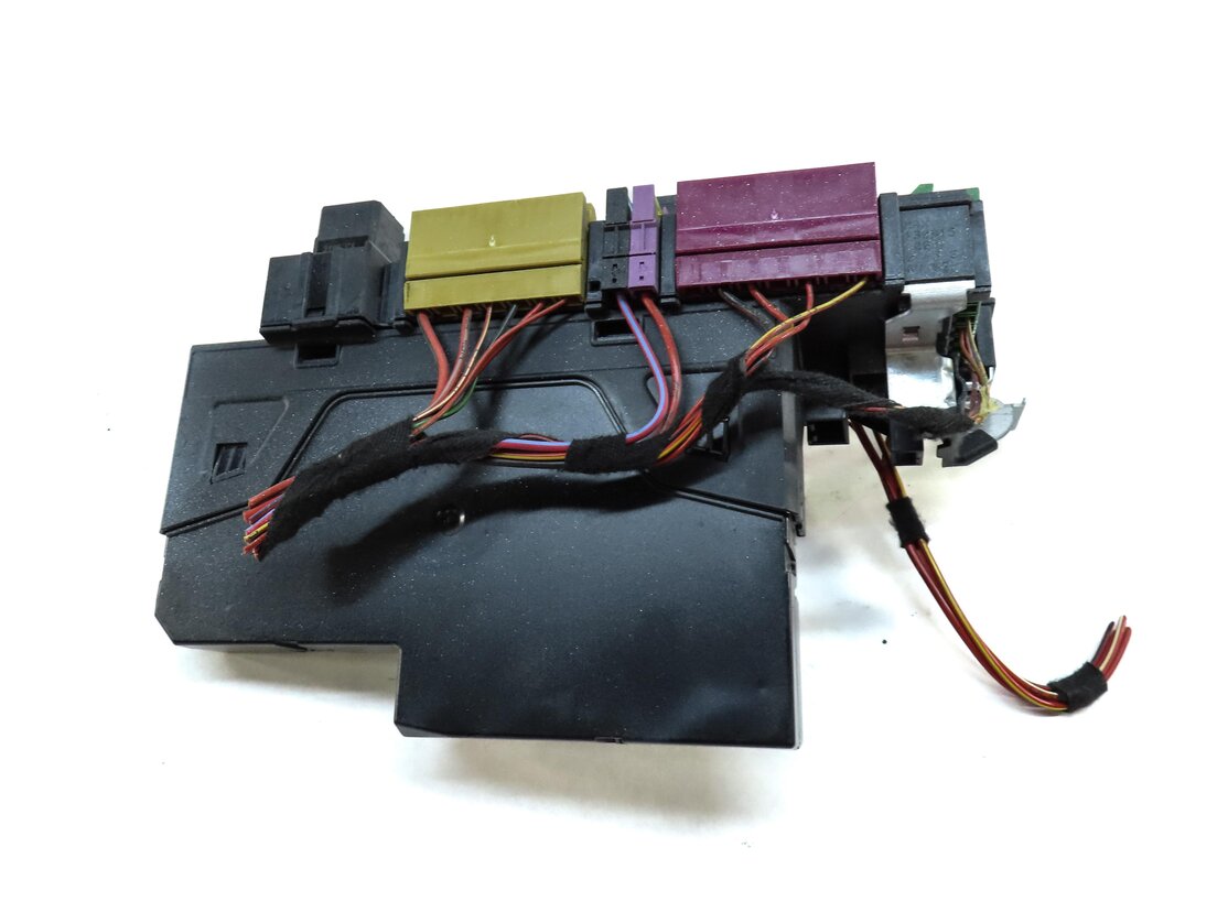 Thumbnail 5: 2014-2016 MERCEDES E CLS (C218 W212) REAR SIGNAL ACQUISITION CONTROL MODULE SAM