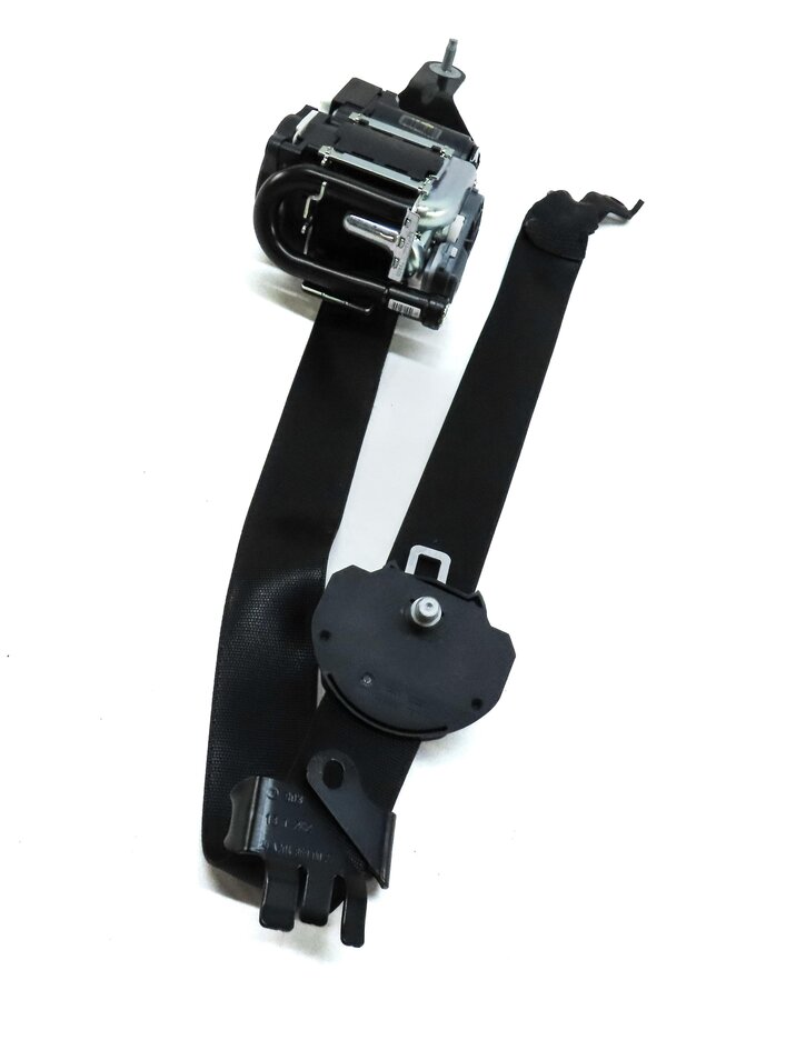 12-16 MERCEDES E CLS CLASS (W212 W218) LEFT DRIVER SEATBELT RETRACTOR (BLACK)