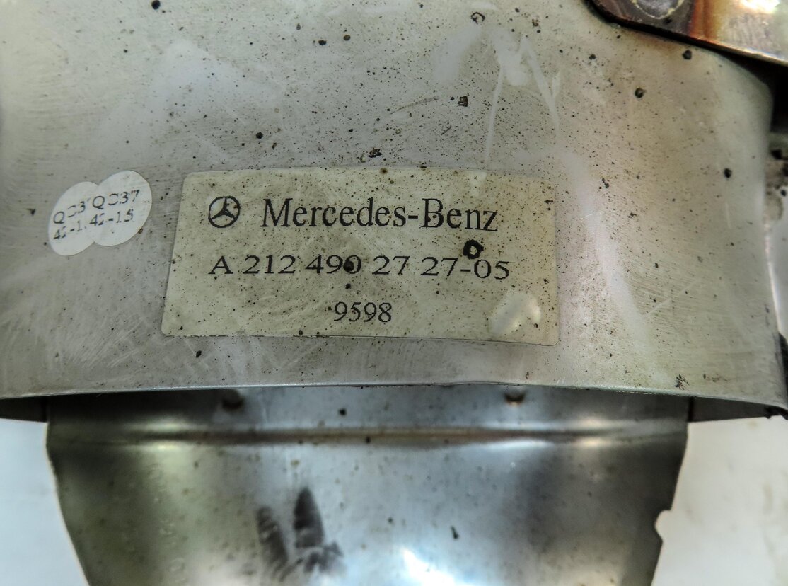 Thumbnail 7: 12-16 C E CLASS E300 E350 (W204 W212) REAR LEFT & RIGHT EXHAUST MUFFLER TIP SET