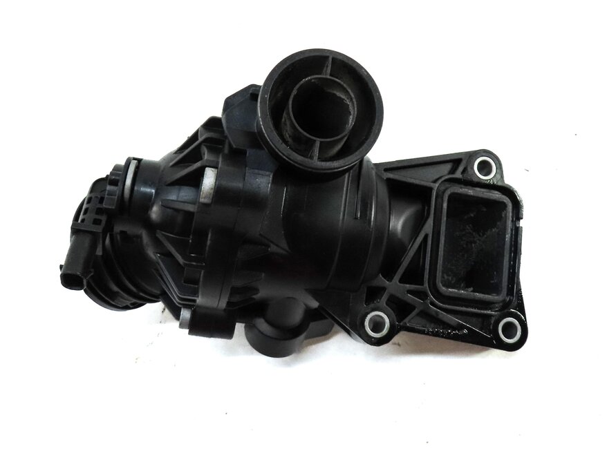 Thumbnail 4: 2014 MERCEDES E CLASS SEDAN (W212) 3.5L M276 ENGINE THERMOSTAT HOUSING