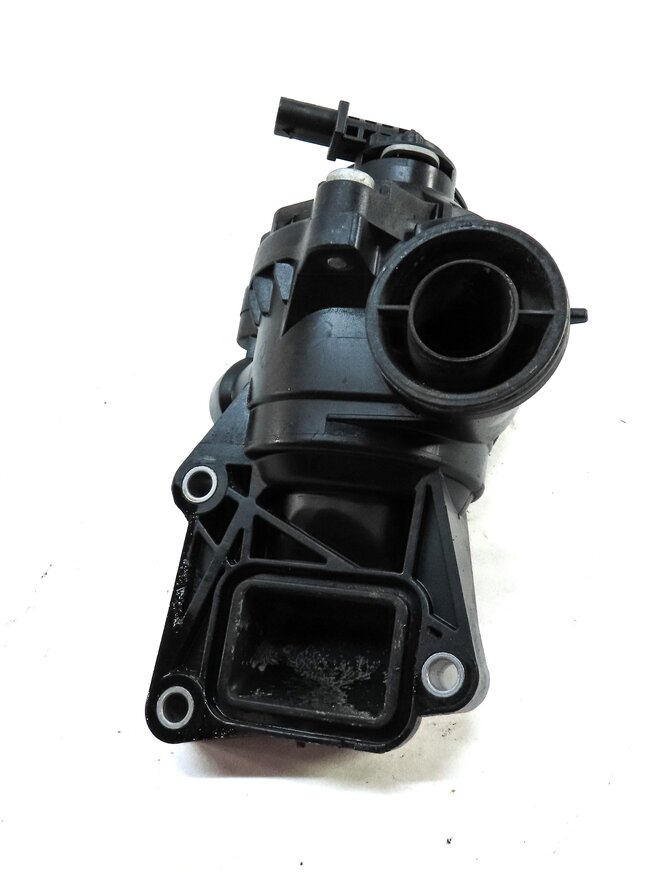 Thumbnail 5: 2014 MERCEDES E CLASS SEDAN (W212) 3.5L M276 ENGINE THERMOSTAT HOUSING