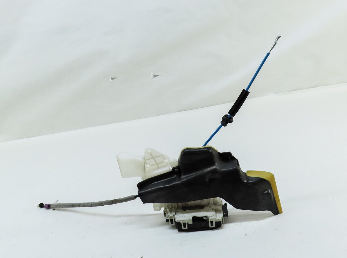 10-20 MERCEDES C E GLK SL CLS SLK CLASS (W204 W212 W218) LEFT FRONT DOOR LATCH
