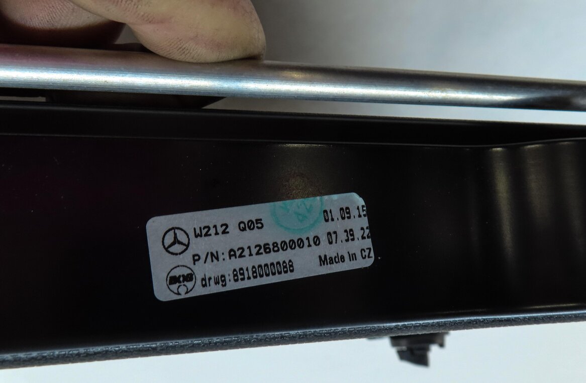 Thumbnail 5: 2014 MERCEDES E CLASS SEDAN (W212) TRUNK STORAGE BIN TRAY (BLACK) 2126800010