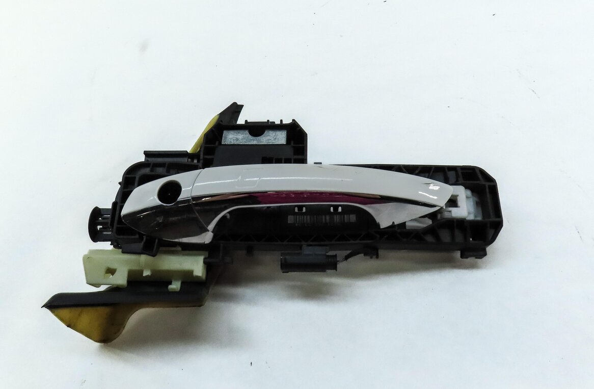 Thumbnail 3: 14-20 MERCEDES GL350 GL550 ML350 (W166 X166) DRIVER KEYLESS DOOR HANDLE (WHITE)
