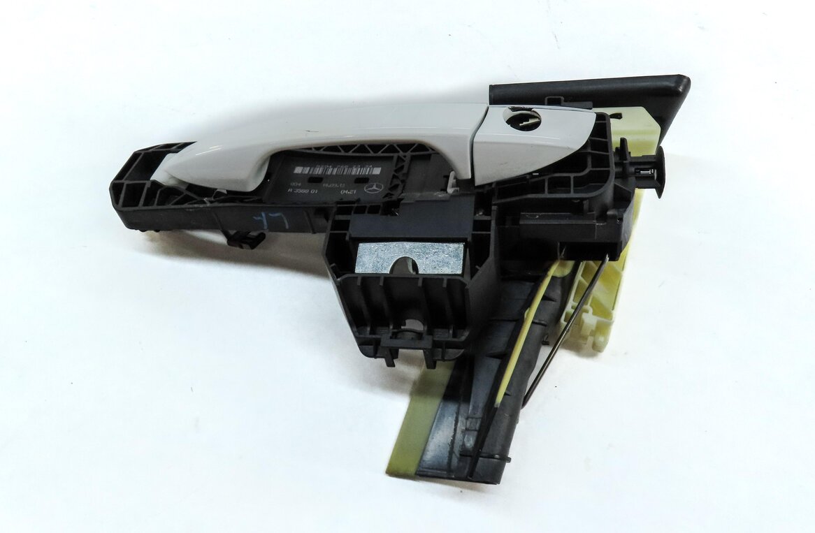 Thumbnail 4: 14-20 MERCEDES GL350 GL550 ML350 (W166 X166) DRIVER KEYLESS DOOR HANDLE (WHITE)