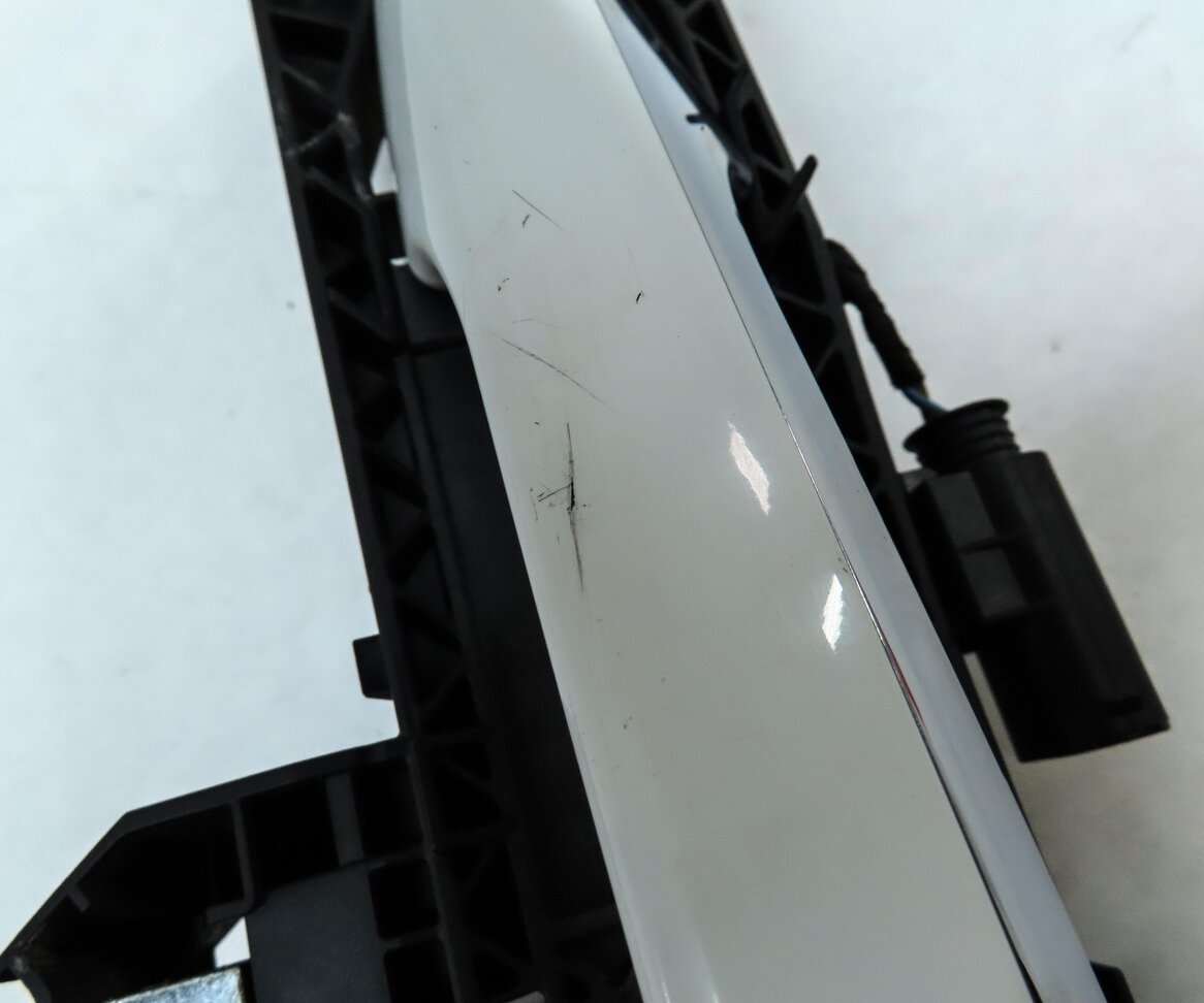 Thumbnail 7: 14-20 MERCEDES GL350 GL550 ML350 (W166 X166) DRIVER KEYLESS DOOR HANDLE (WHITE)