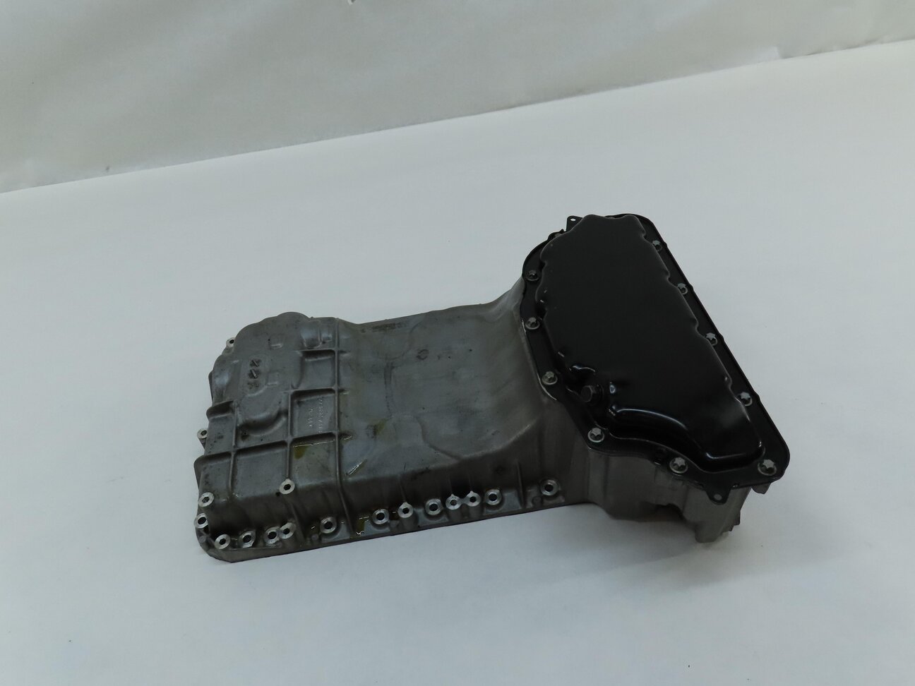 2014 MERCEDES E CLASS SEDAN (W212) 3.5L M276 RWD ENGINE UPPER & LOWER OIL PAN
