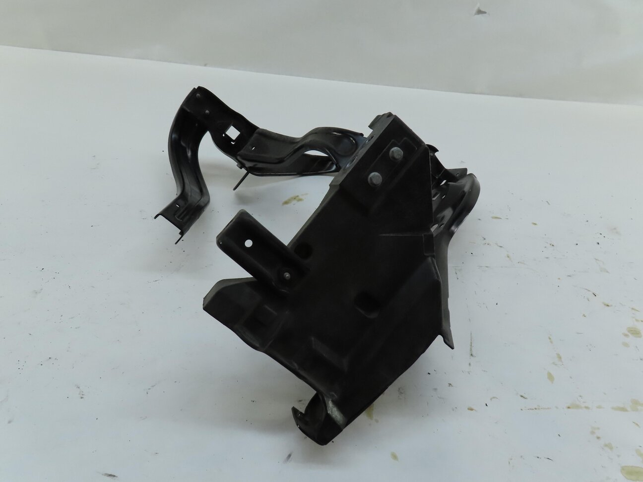 Thumbnail 3: 2014 MERCEDES E CLASS SEDAN (W212) FRONT LEFT DRIVER HEADLIGHT MOUNT BRACKET