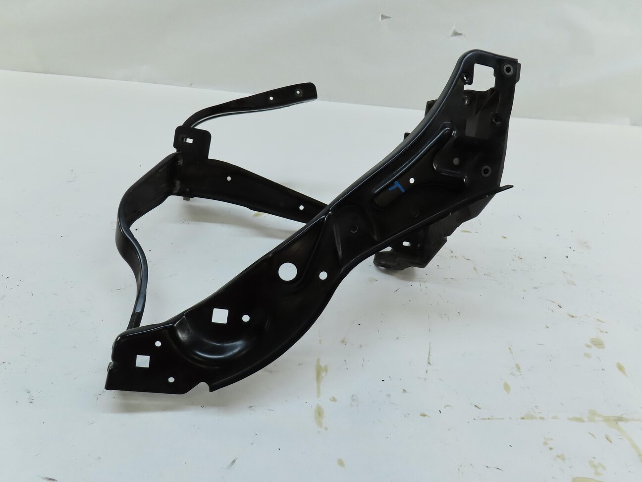 Thumbnail 5: 2014 MERCEDES E CLASS SEDAN (W212) FRONT LEFT DRIVER HEADLIGHT MOUNT BRACKET