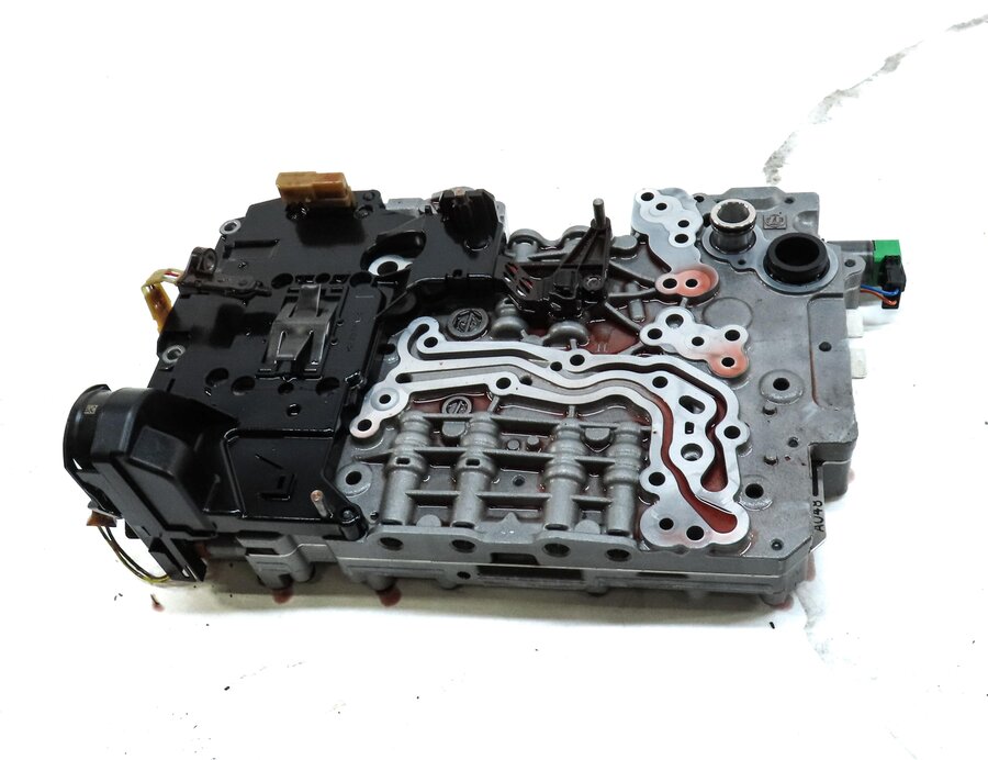 Thumbnail 2: 2013-2015 BMW X1 (E84) 28iX - AWD 2.0L TURBO 8HP-45 TRANSMISSION VALVE BODY