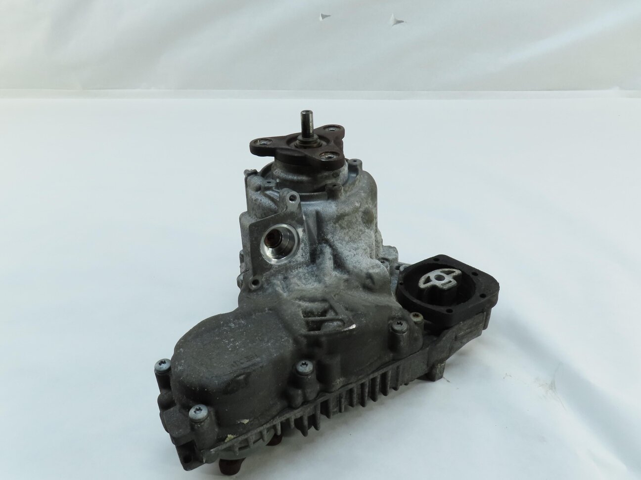 2012-2015 BMW X1 (E84) 28iX - 2.0L N20 TURBO ENGINE - FRONT TRANSFER CASE