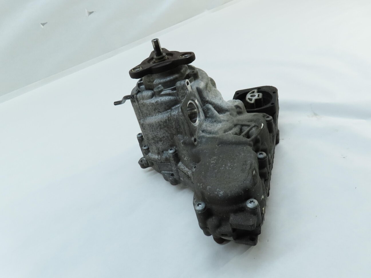 Thumbnail 3: 2012-2015 BMW X1 (E84) 28iX - 2.0L N20 TURBO ENGINE - FRONT TRANSFER CASE