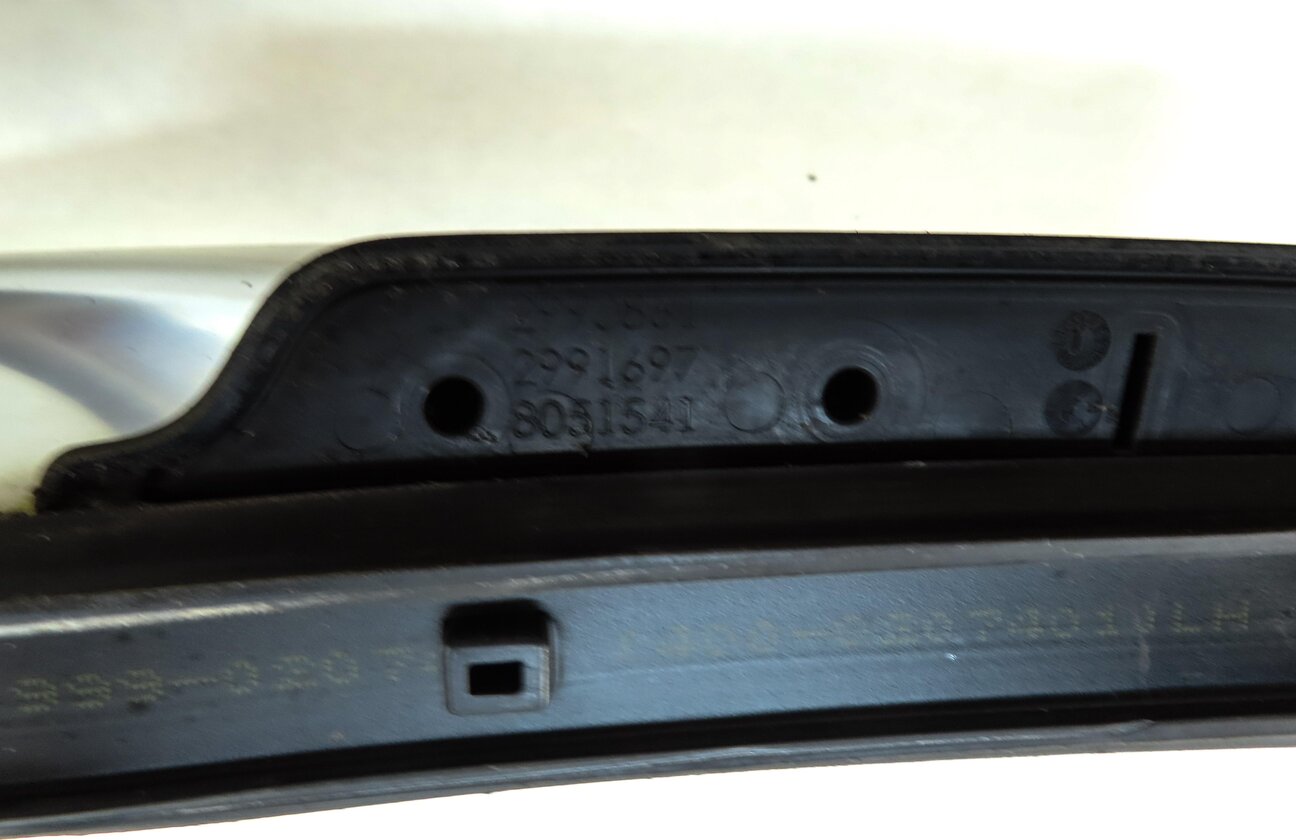 Thumbnail 7: 2013 BMW X1 (E84) LEFT & RIGHT ROOF RACK RAIL SET 2 (SILVER) (FRONT TO BACK)