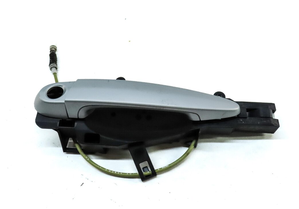 Thumbnail 3: 12-15 BMW X1 (E84) FRONT LEFT DRIVER OUTSIDE DOOR HANDLE (w/o COMFORT) (SILVER)