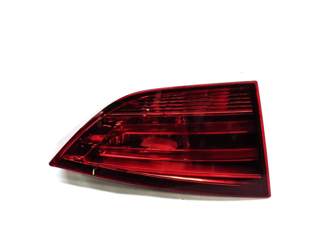 Thumbnail 4: 2012-2015 BMW X1 (E84) LEFT DRIVER REAR TRUNK INNER TAILLIGHT LIGHT LAMP