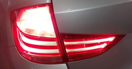 Thumbnail 2: 2012-2015 BMW X1 (E84) LEFT DRIVER REAR OUTER TAILLIGHT BRAKE LIGHT LAMP