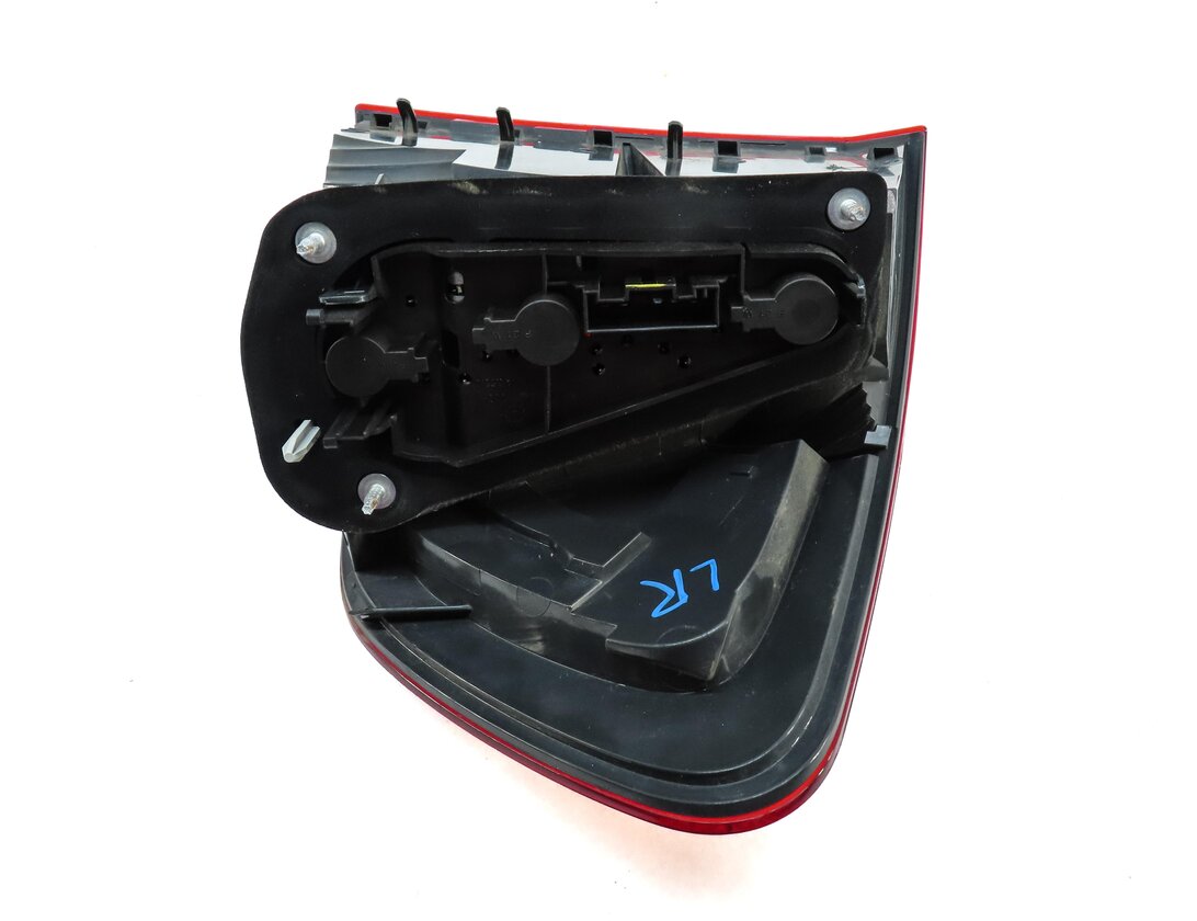 Thumbnail 5: 2012-2015 BMW X1 (E84) LEFT DRIVER REAR OUTER TAILLIGHT BRAKE LIGHT LAMP