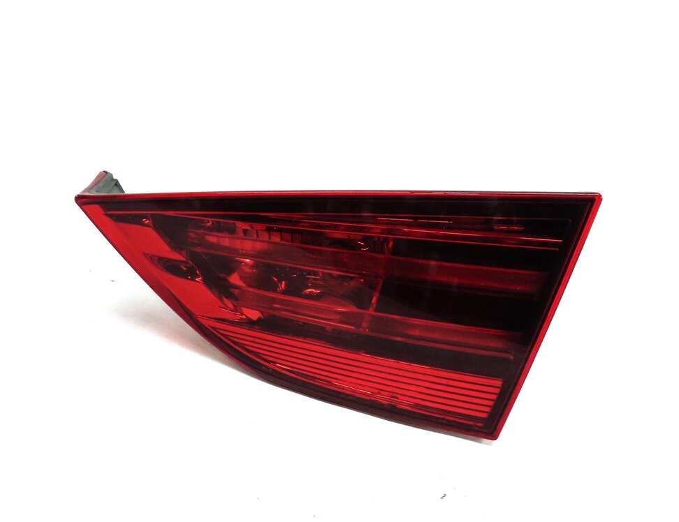 2012-2015 BMW X1 (E84) RIGHT PASSENGER REAR TRUNK INNER TAILLIGHT LIGHT LAMP