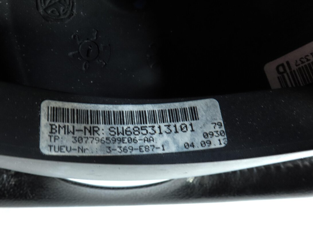 Thumbnail 9: 06-15 BMW 1 3 X1 SERIES (E84 E87 E90) 3 SPOKE SPORT STEERING WHEEL w/ SWITCHES